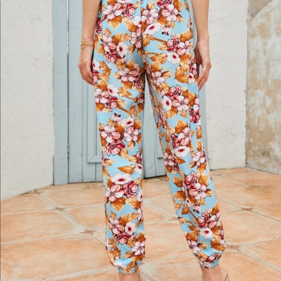 SHEIN Floral Joggers with Pockets - Picture 2 of 8
